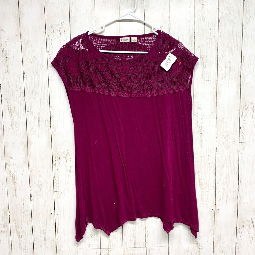Cato Shirt Women Size Medium Burgundy Round Neck Crochet Short Sleeve‎ Blouse